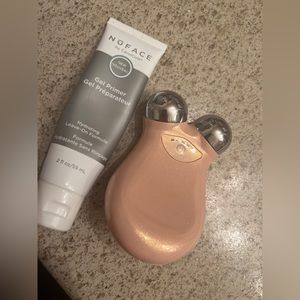 NuFace microcurrent face toning, lifting, contouring device